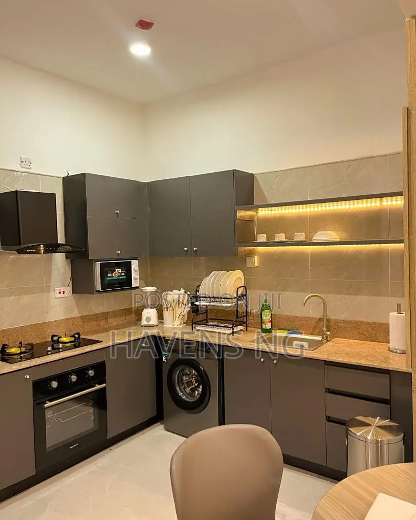 Luxurious 1-Bedroom Shortlet in Lekki Phase 1