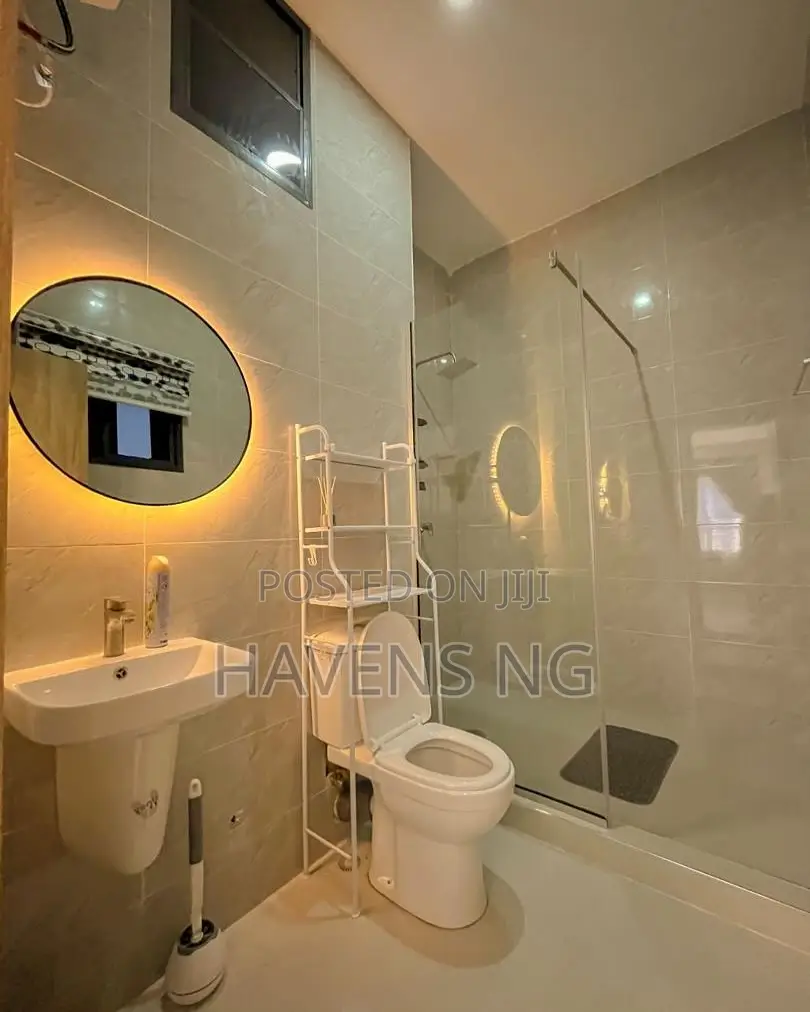 Luxurious 1-Bedroom Shortlet in Lekki Phase 1
