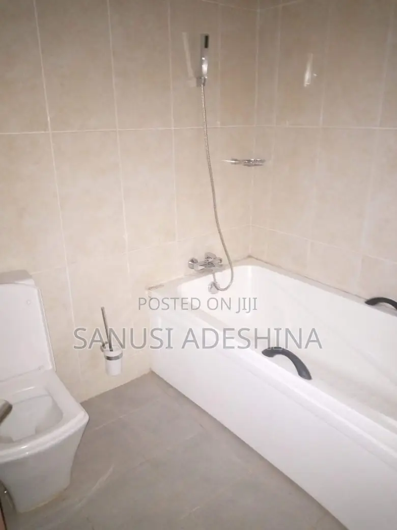 A Very Good Restaurants Place for Sale in Gwarinpa