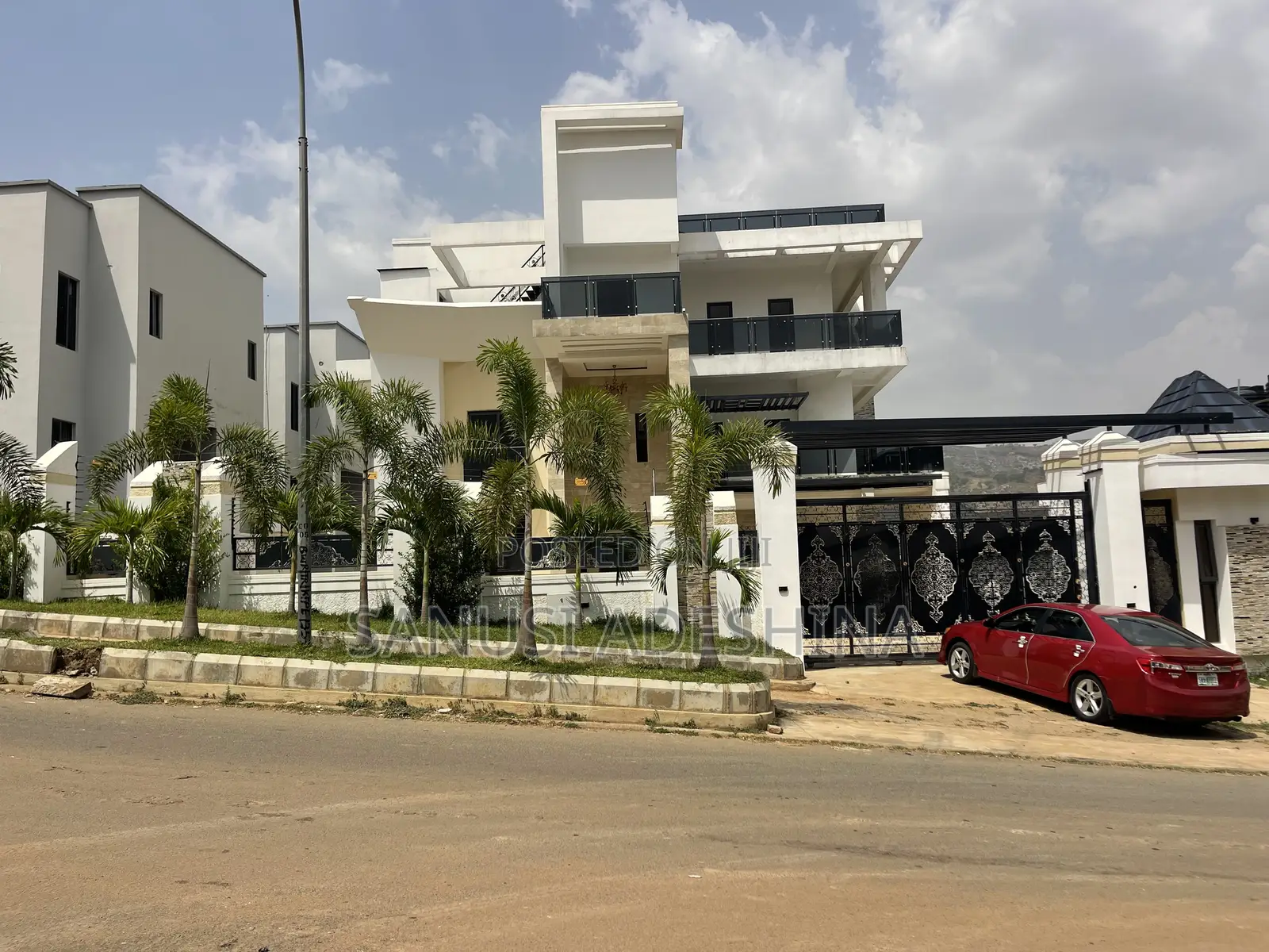6bdrm Maisonette in Guzape Main Fct for sale in Guzape District