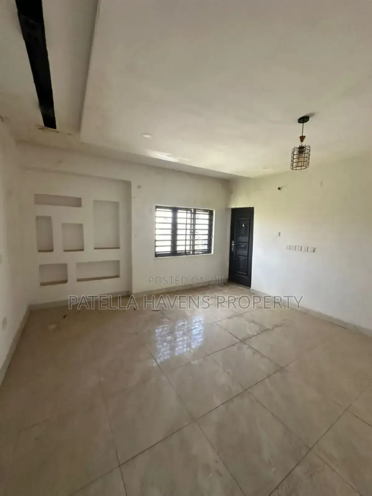 5bdrm Duplex in Lugbe District for sale in Lugbe District