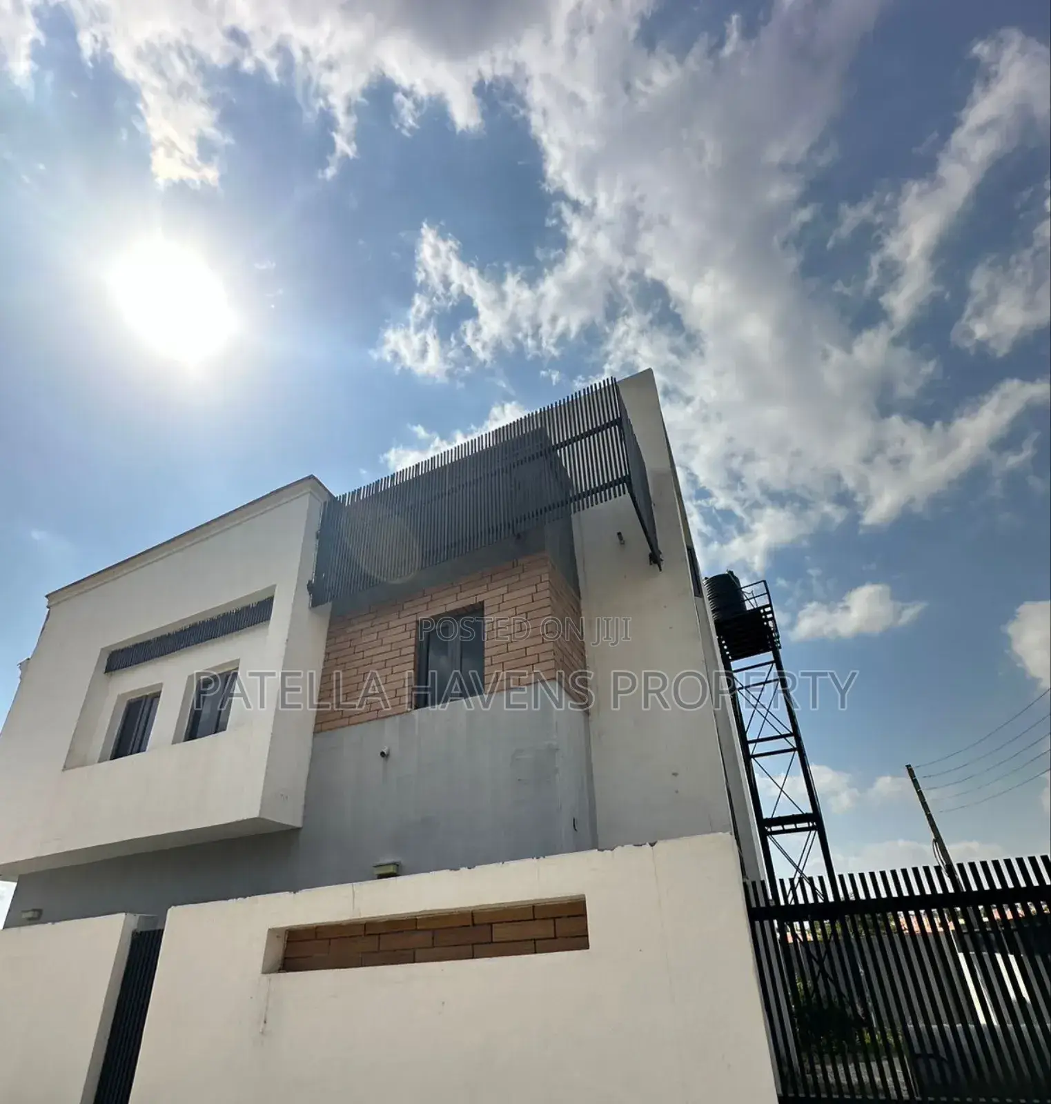 5bdrm Duplex in Lugbe District for sale in Lugbe District