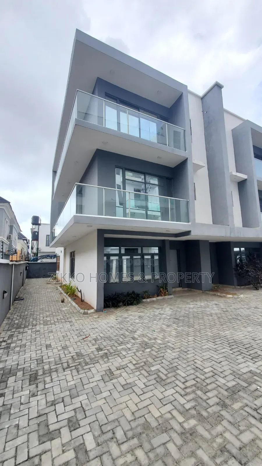 3bdrm Townhouse/Terrace in Chevron Estate, Lekki for sale in Lekki
