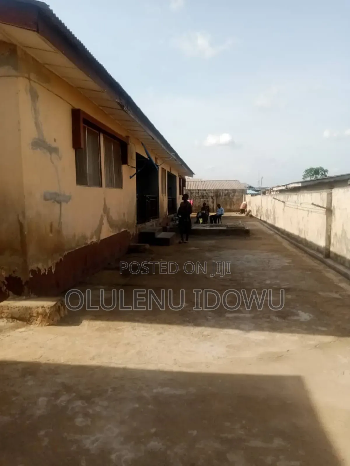 3bdrm Block of Flats in Alimosho for sale in Alimosho