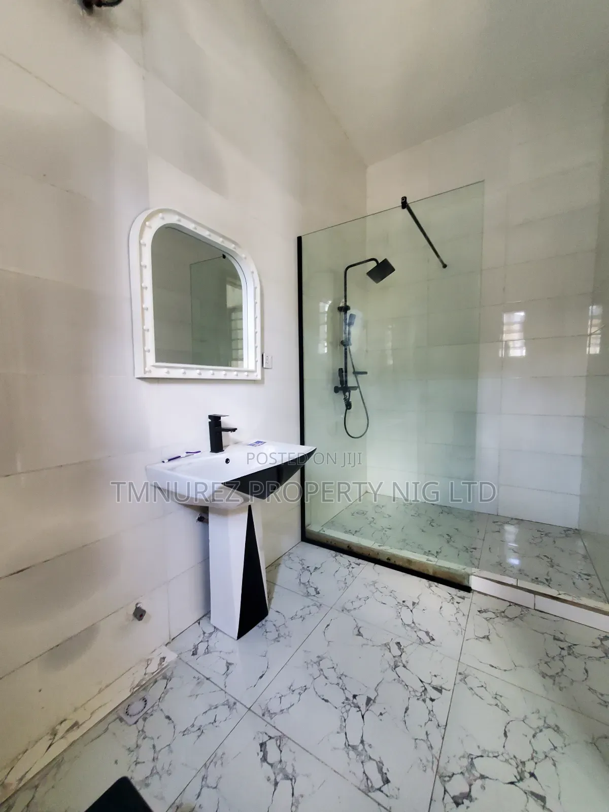 Studio Apartment in Green Court, Ikota for rent in Ikota