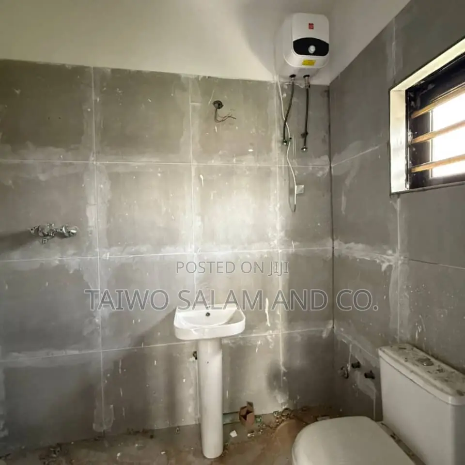 4bdrm Duplex in Akobo for sale in Akobo
