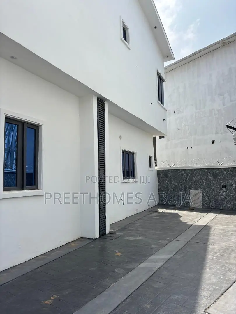3 Bedroom Terrace for Sale. in Asokoro