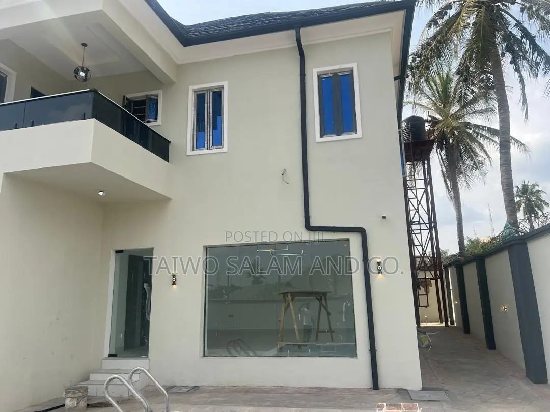 4bdrm Duplex in Oluyole Estate for sale in Oluyole Estate