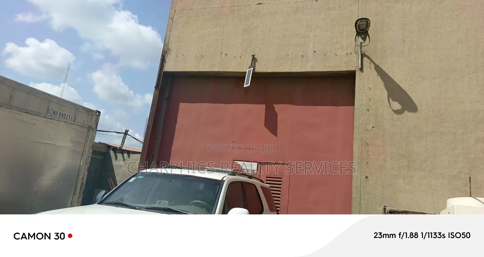 *Warehouse for Lease* 
Good 14,200sqft Off Eric Moore Road Suruler in Surulere