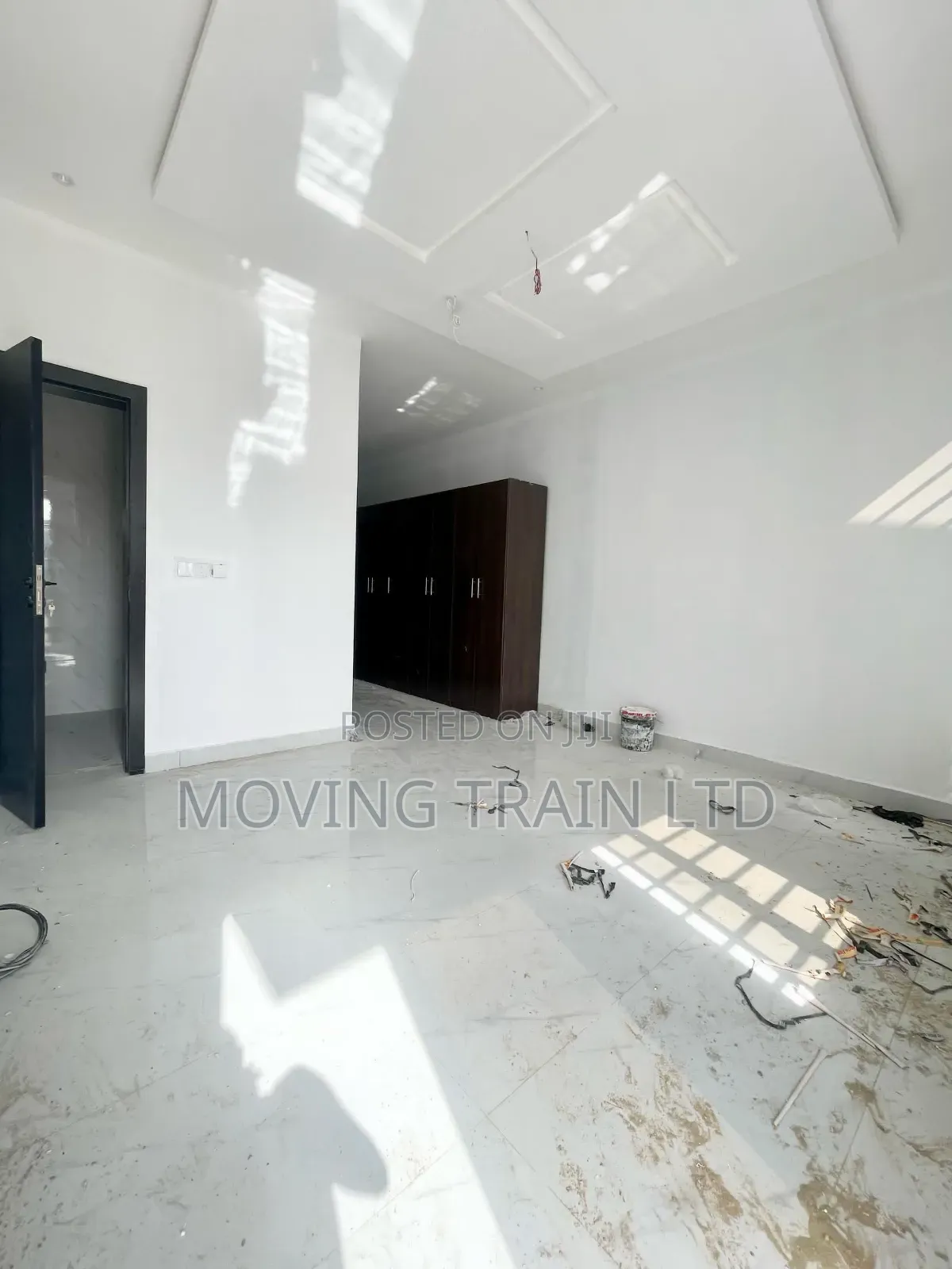 4bdrm Duplex in Chevron for sale in Chevron