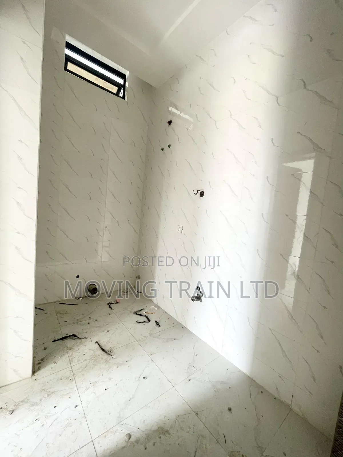 4bdrm Duplex in Chevron for sale in Chevron