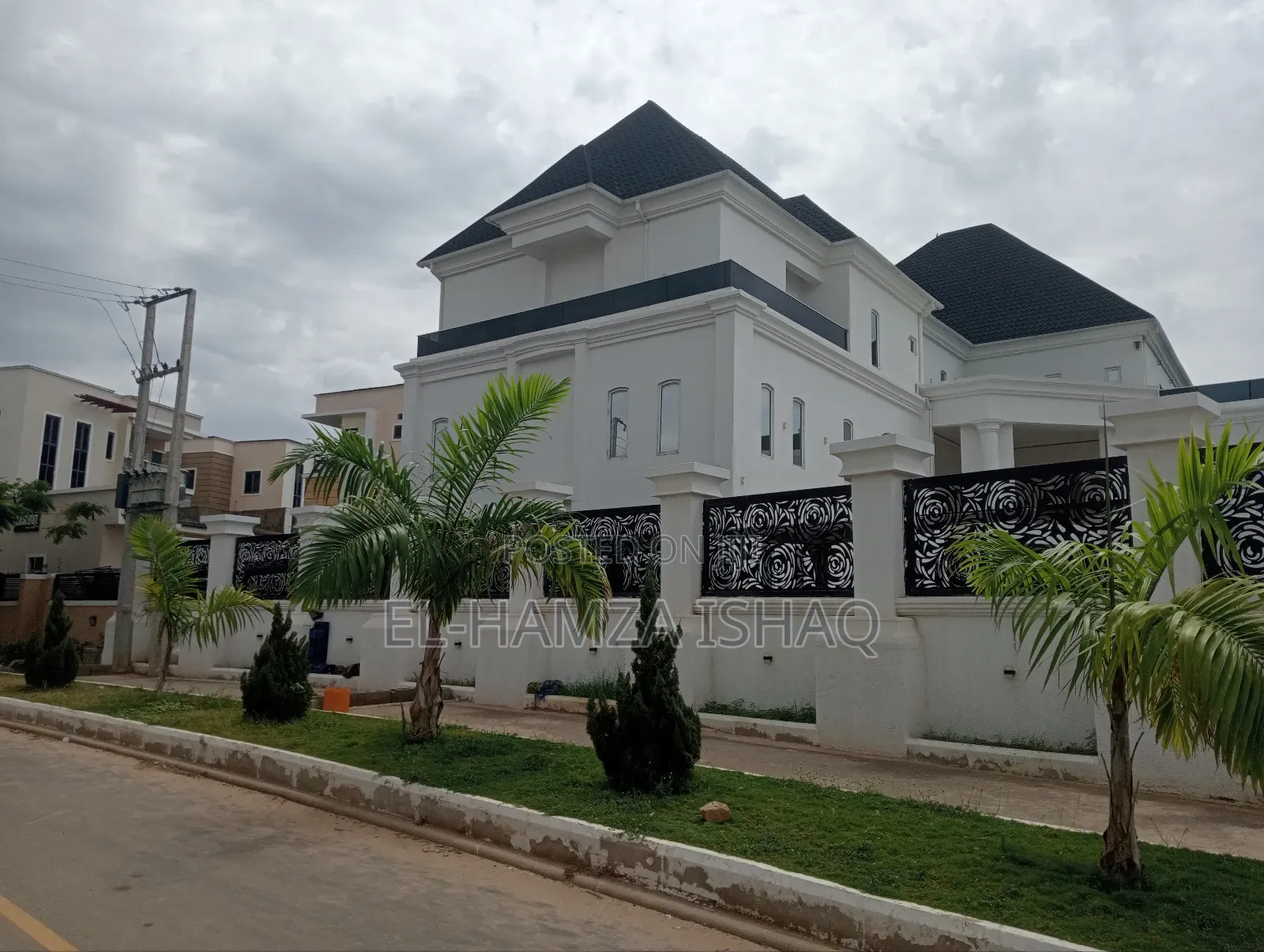 17bdrm Mansion in Asokoro for sale in Asokoro