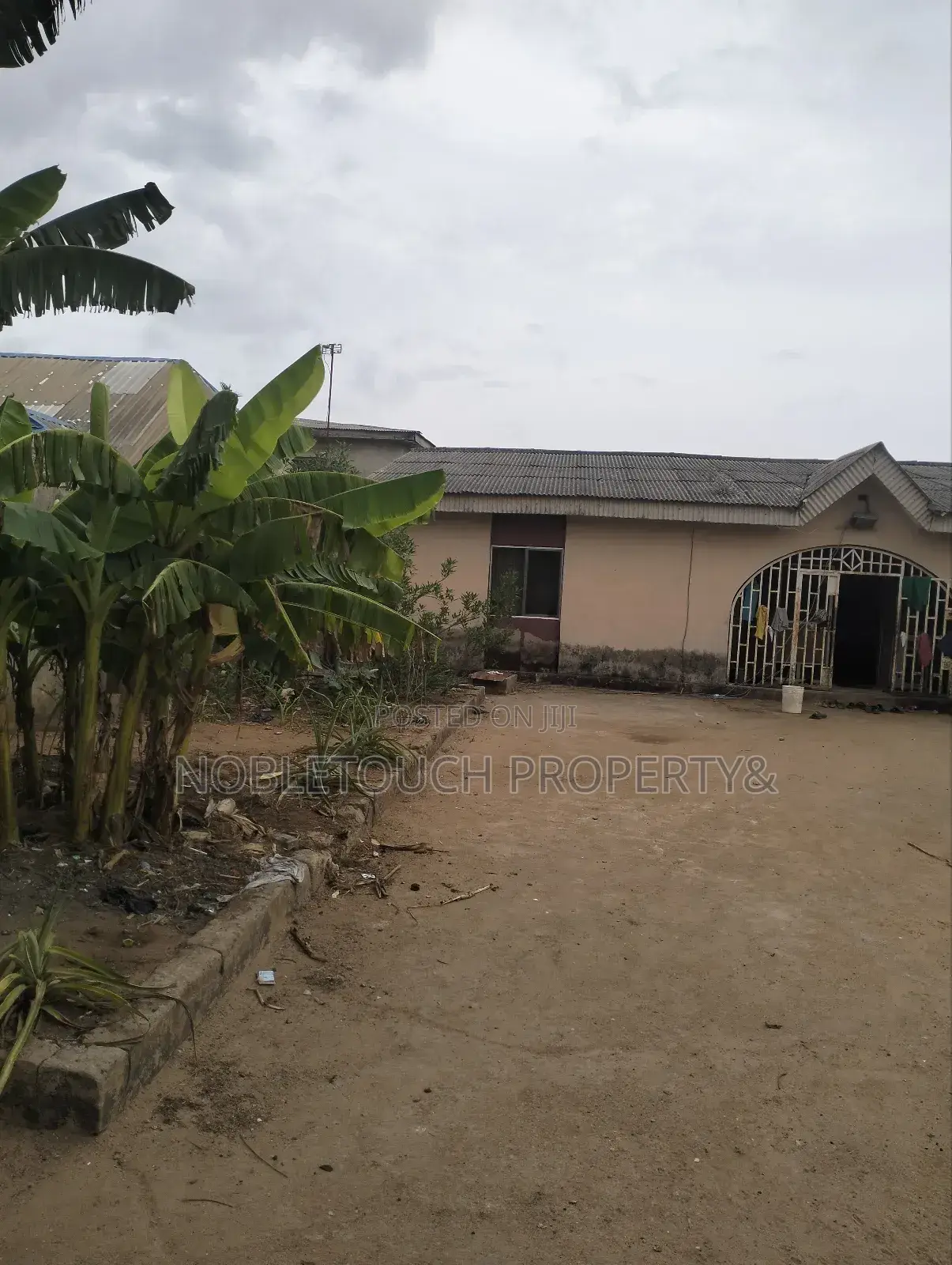 4bdrm Bungalow in Egan Igando Lagos for sale in Egan
