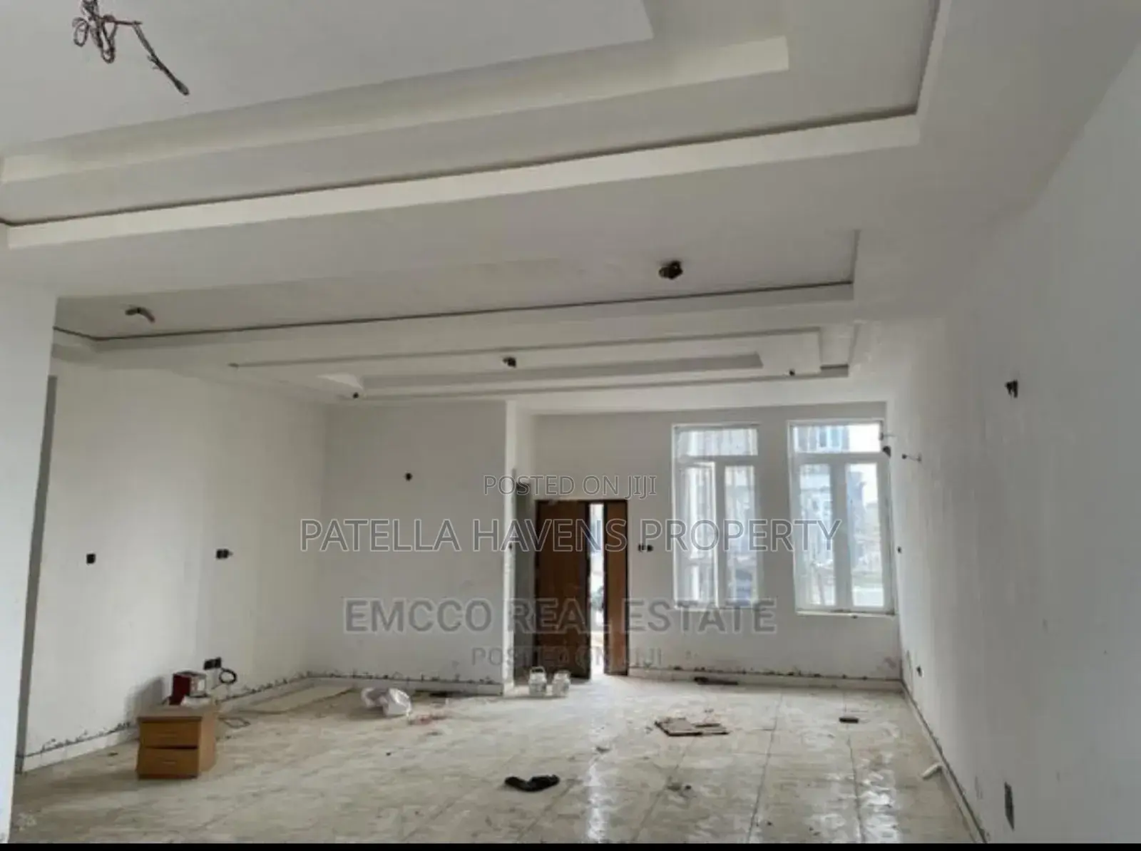 5bdrm Duplex in Lugbe District for sale in Lugbe District
