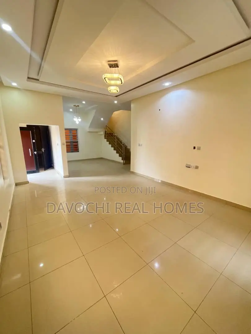 5bdrm Duplex in Ologolo. for rent in Ologolo