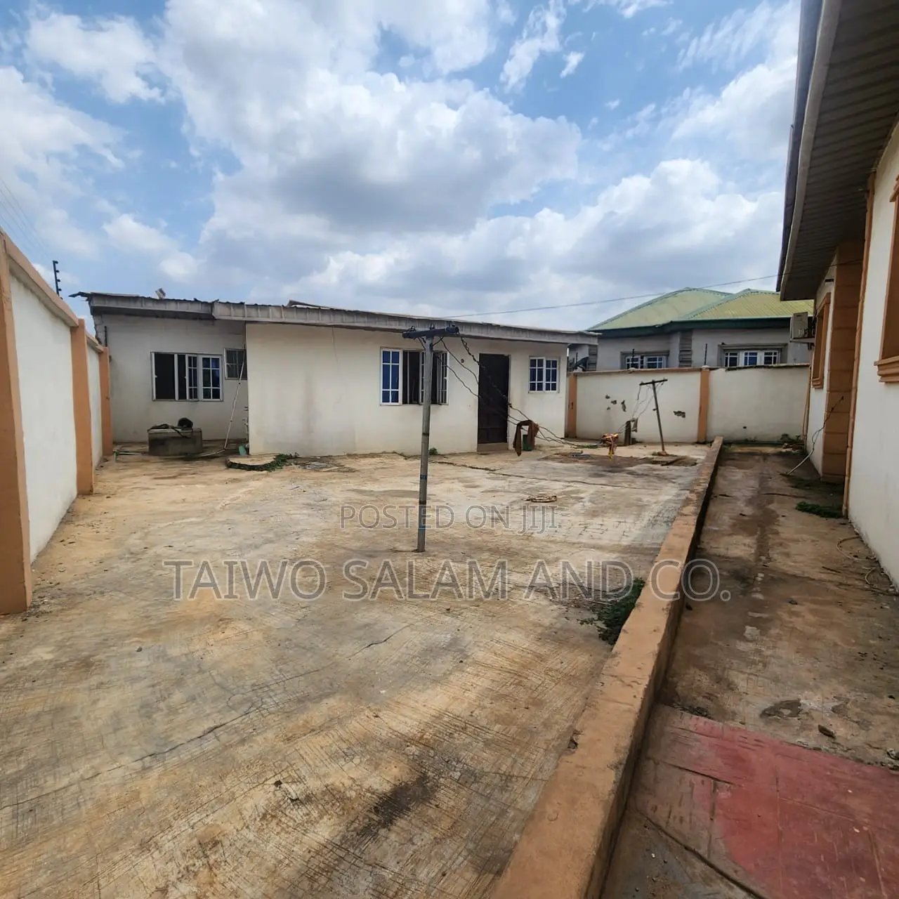 Furnished 3bdrm Bungalow in Akobo for sale in Akobo