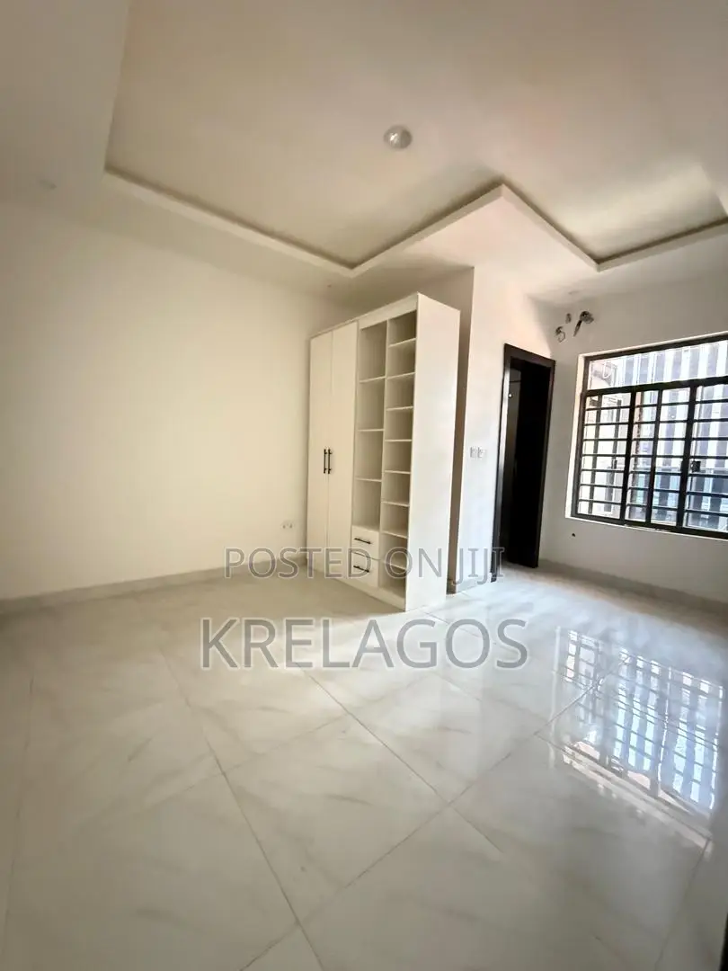 4bdrm Duplex in Ikate for sale in Ikate