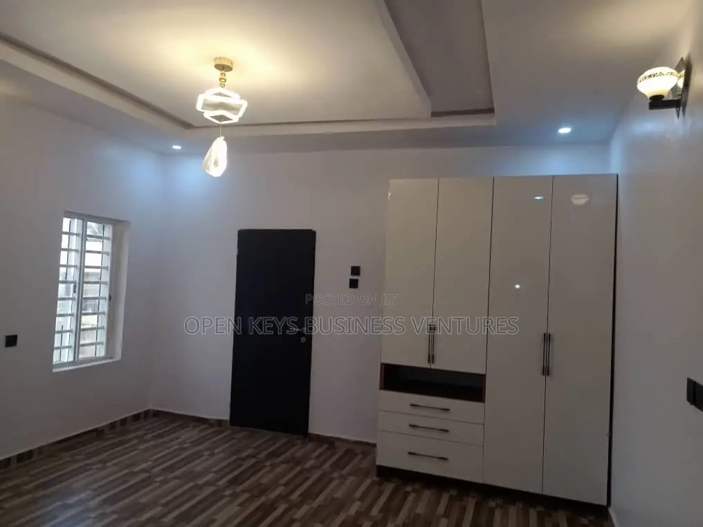 Furnished 5bdrm Duplex in Temidire, Ologuneru for sale in Ologuneru