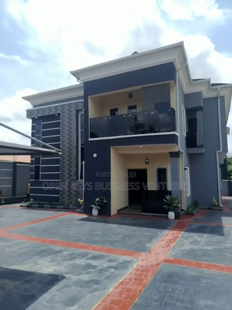Furnished 5bdrm Duplex in Temidire, Ologuneru for sale in Ologuneru