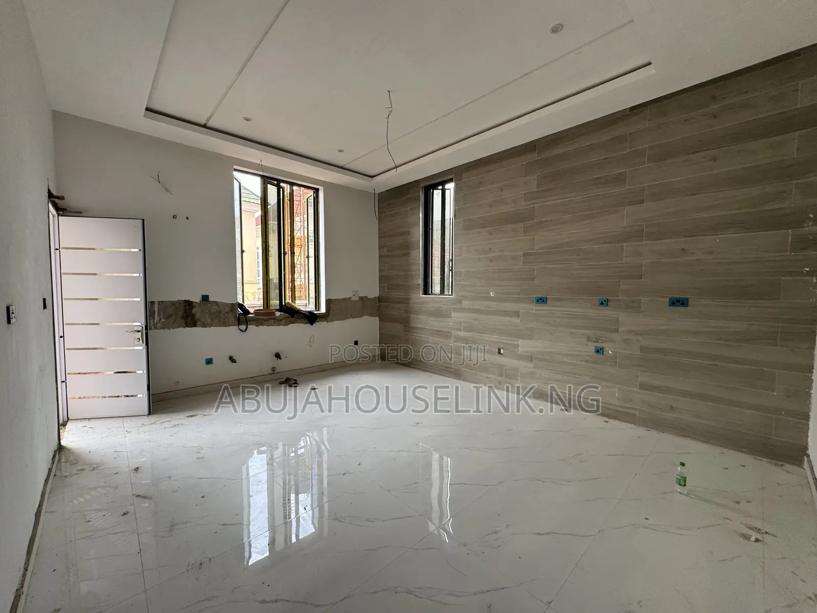 5bdrm Duplex in Apo Resettlement for sale in Apo Resettlement