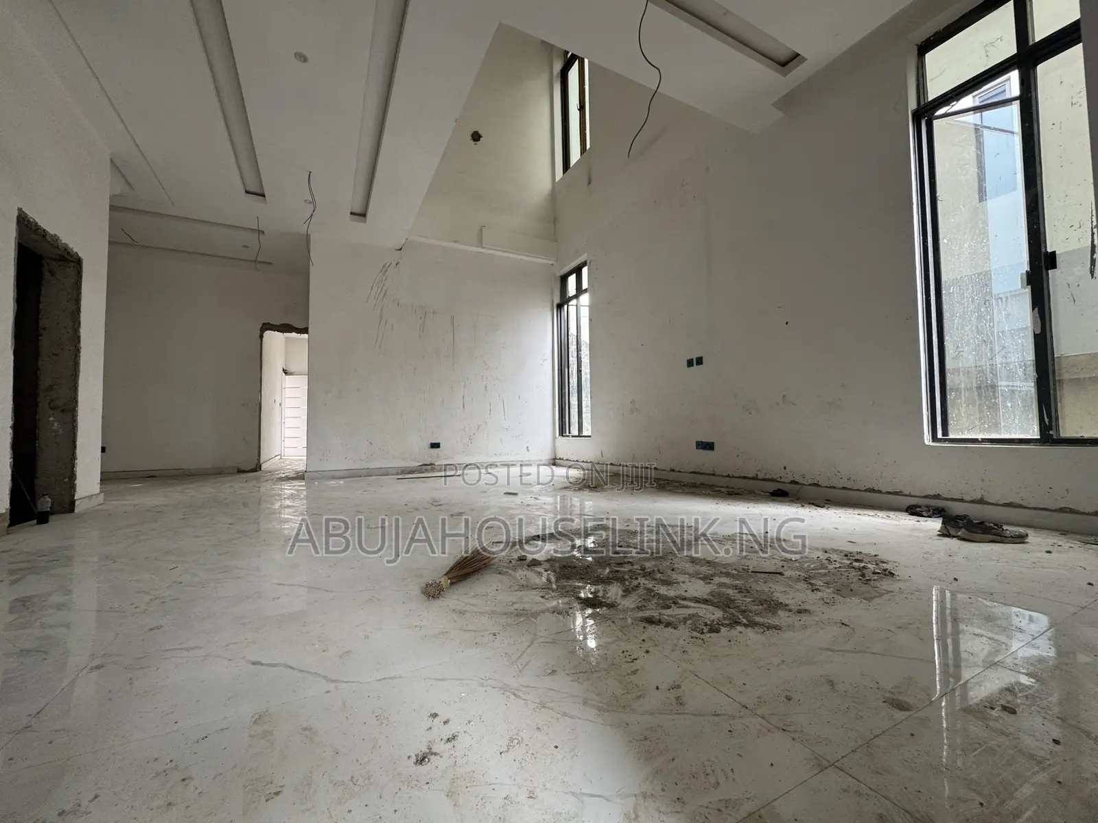 5bdrm Duplex in Apo Resettlement for sale in Apo Resettlement