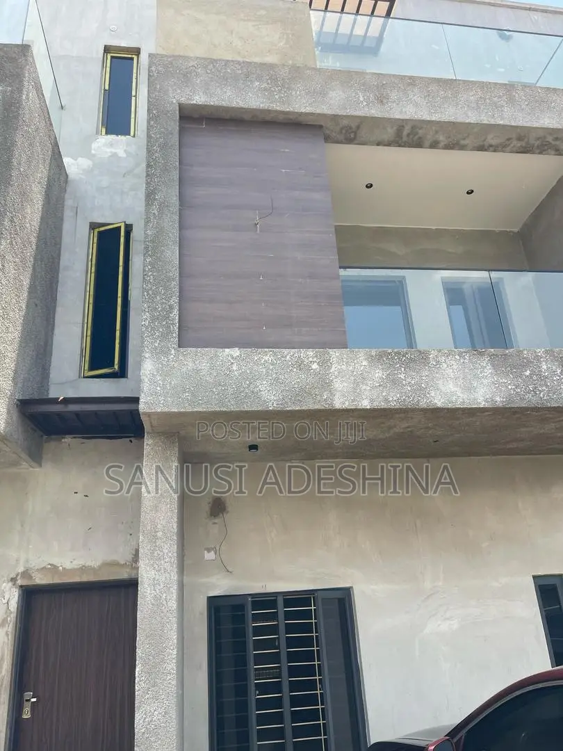 4bdrm Duplex in Gwarimpa Estate,Fct, Gwarinpa for sale in Gwarinpa