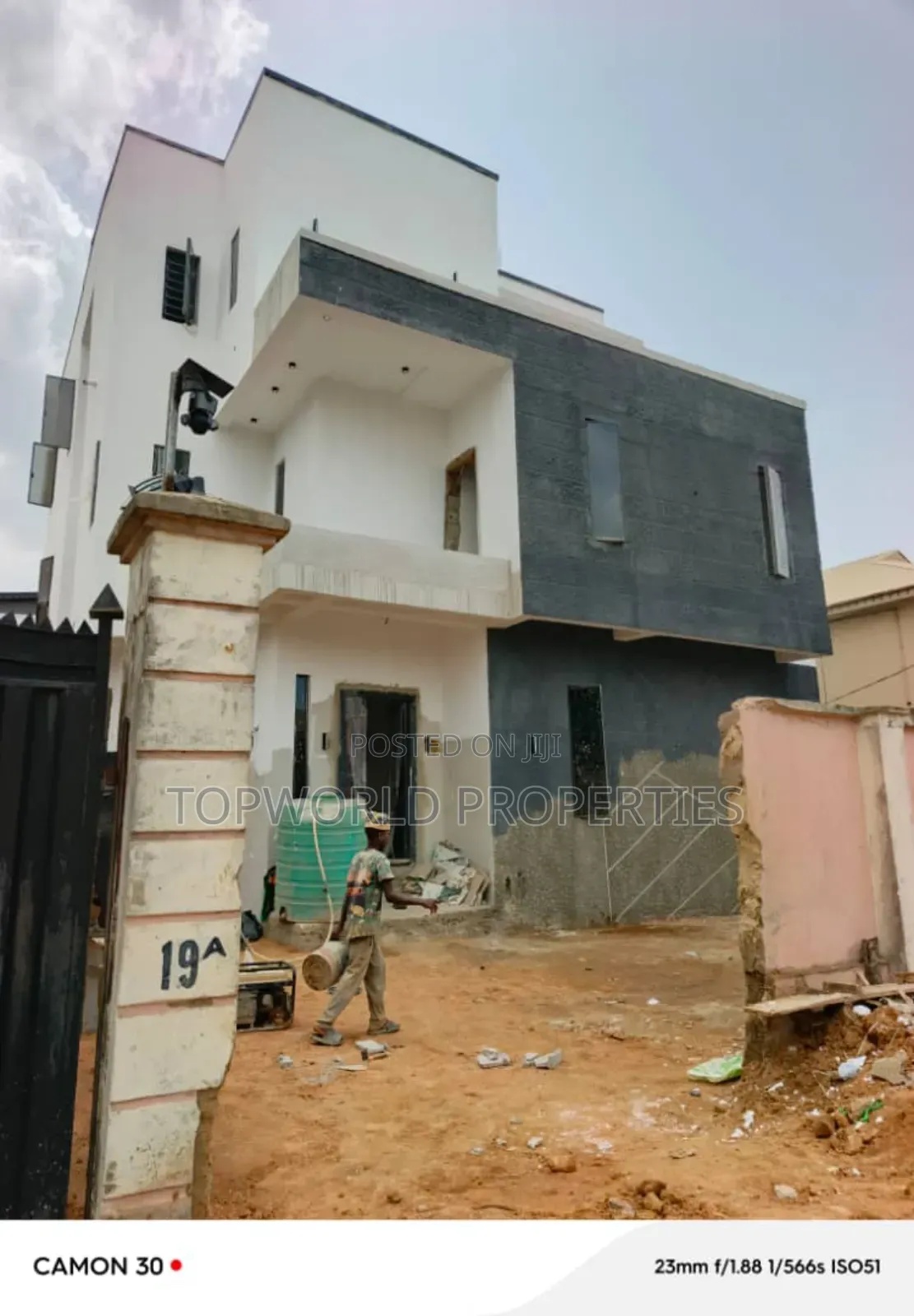 5bdrm Duplex in Unilag Estate Magodo, Berger for sale in Berger