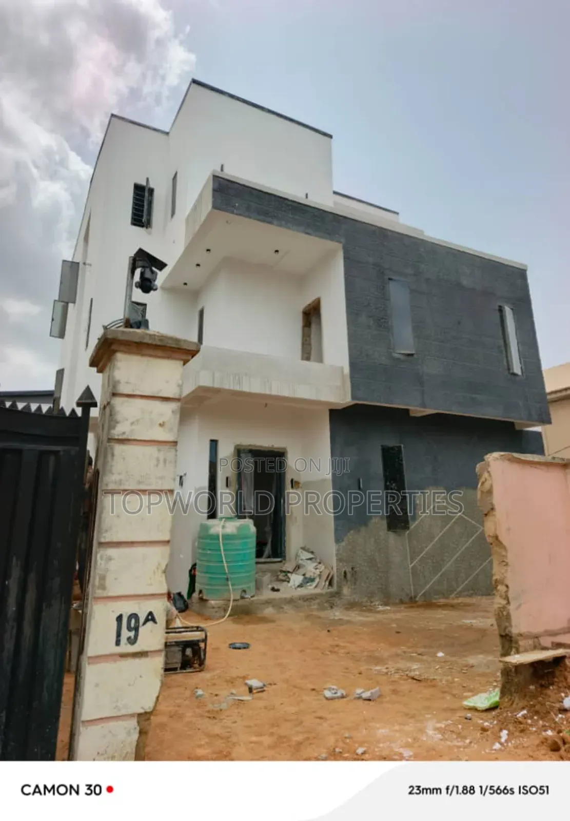 5bdrm Duplex in Unilag Estate Magodo, Berger for sale in Berger