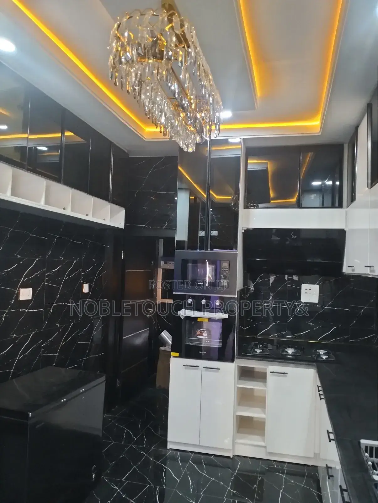4bdrm Bungalow in 122 Road Near Lyta for sale in Egbeda