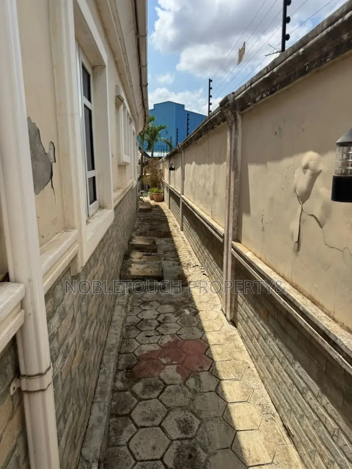 4bdrm Bungalow in Off Ikotun Idimu, Iseri Olofin for sale in Iseri Olofin