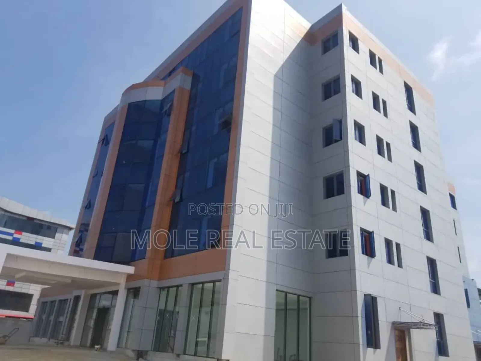 10000sqm New 75 Bedroom Hotel Leki Epe Expressway in Lekki