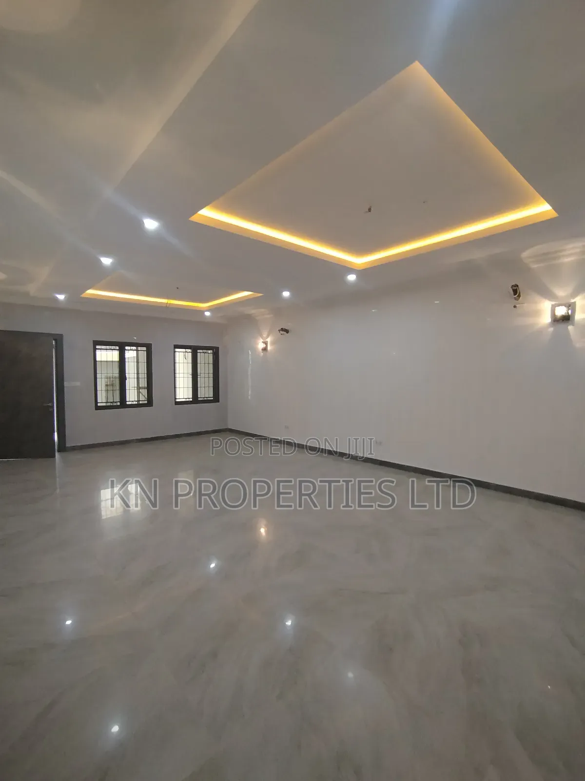 4bdrm Duplex in Apo for rent in Apo District