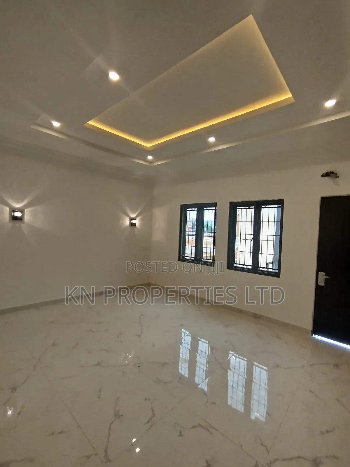 4bdrm Duplex in Apo for rent in Apo District