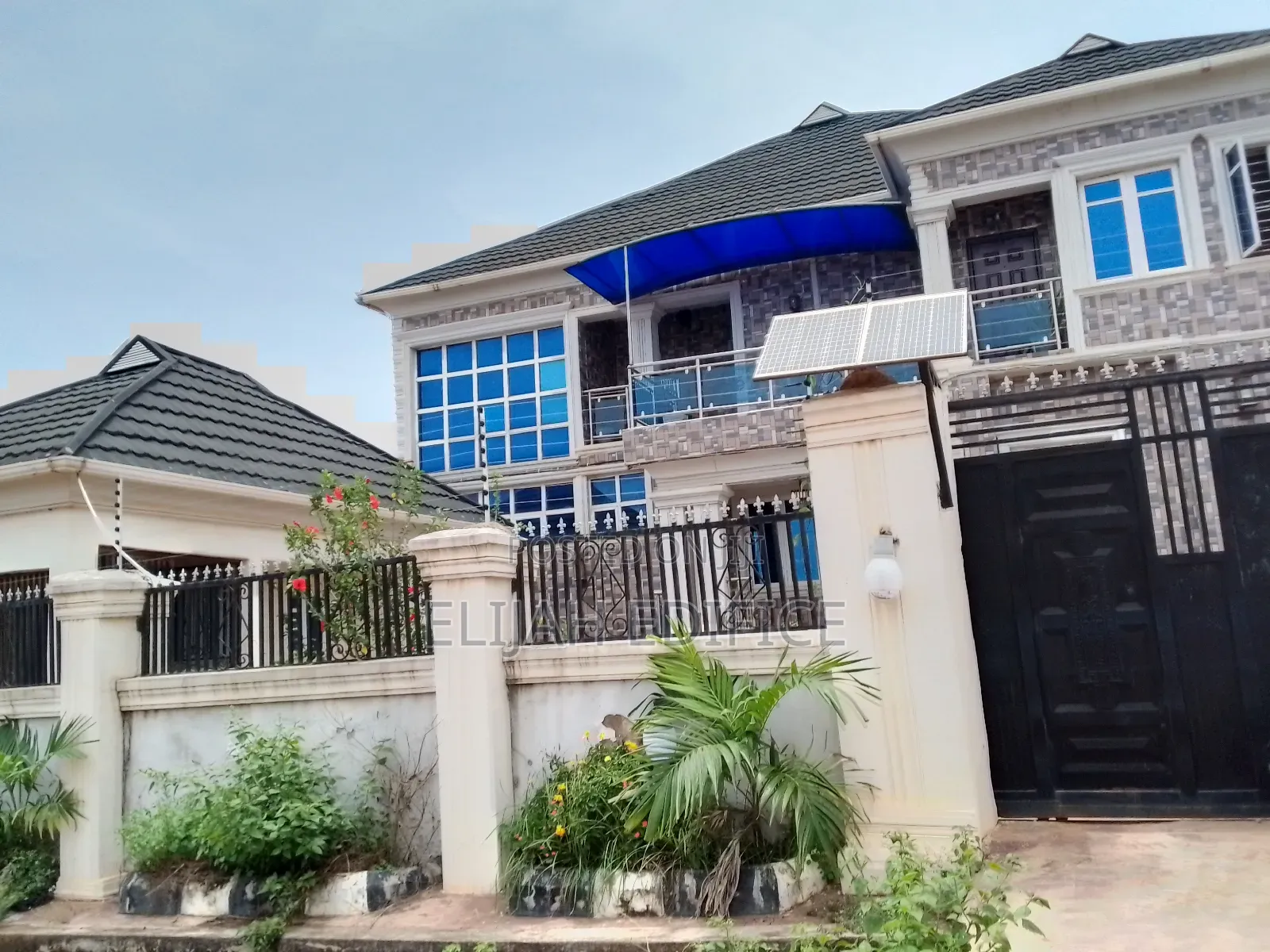 Furnished 9bdrm Duplex in Parkview, Ijede / Ikorodu for sale in Ijede / Ikorodu