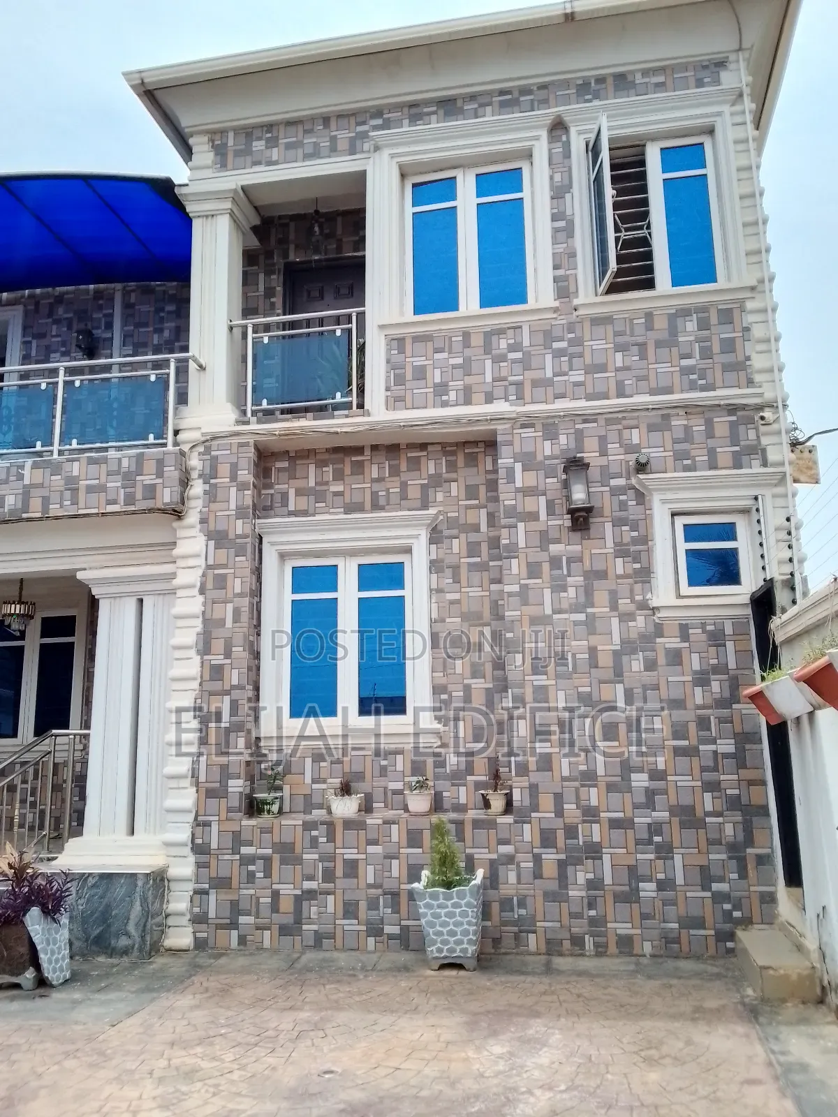 Furnished 9bdrm Duplex in Parkview, Ijede / Ikorodu for sale in Ijede / Ikorodu