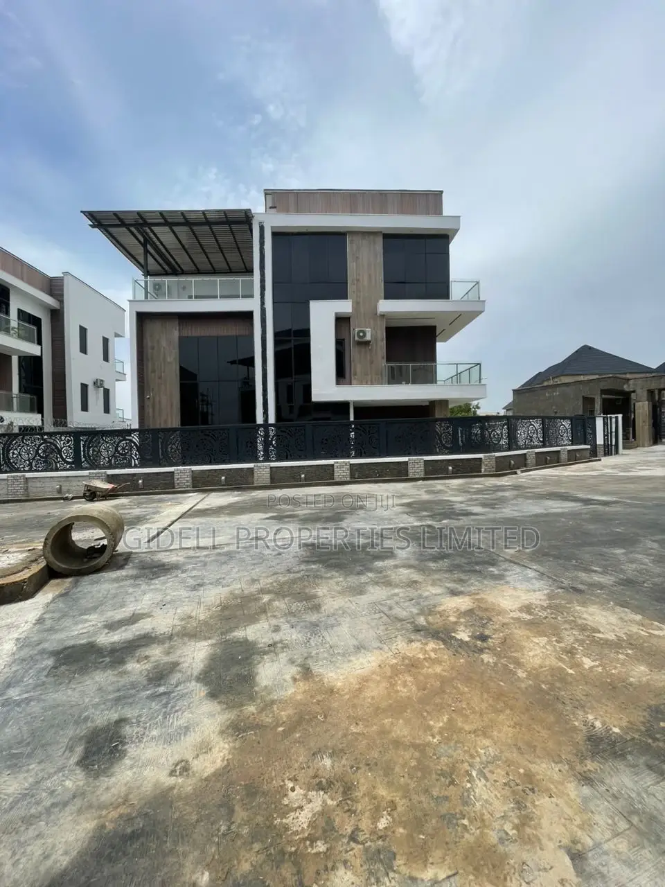 6bdrm Mansion in Guzape District for sale in Guzape District