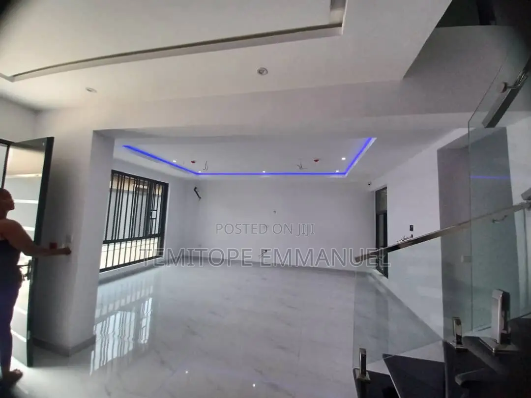 4bdrm Duplex in Anthony for sale in Anthony Village