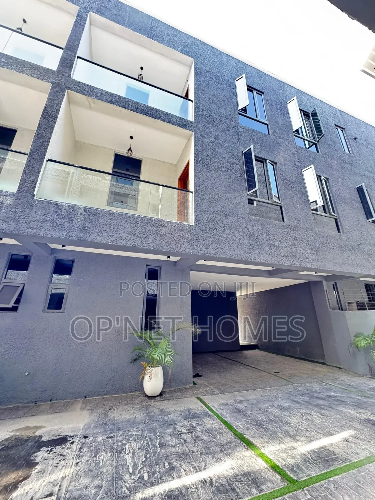 Furnished 4bdrm Duplex in Lekki Phase 1 for sale in Lekki Phase 1