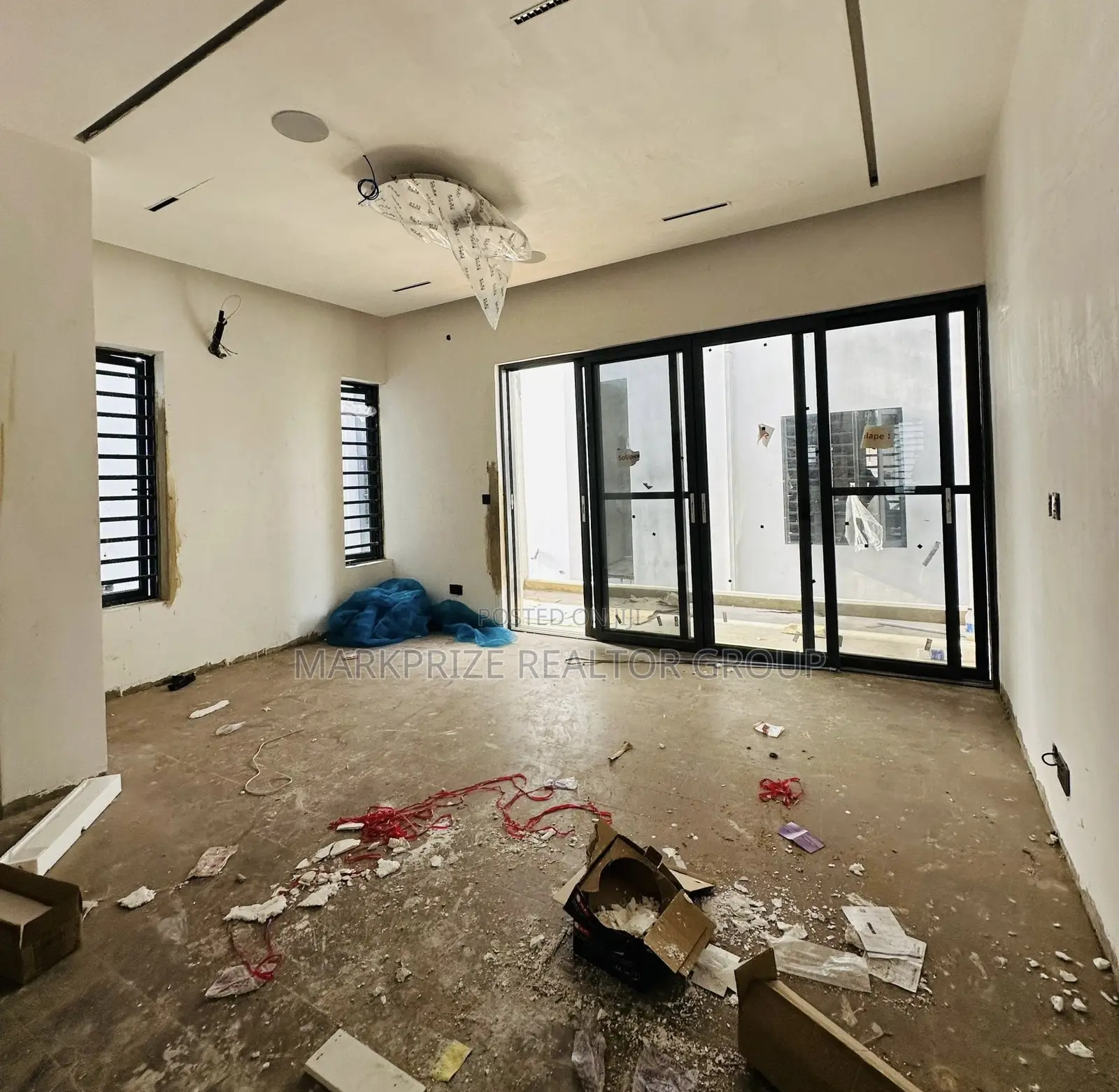 5bdrm Duplex in Adeniyi Jones Ikeja for sale in Adeniyi Jones