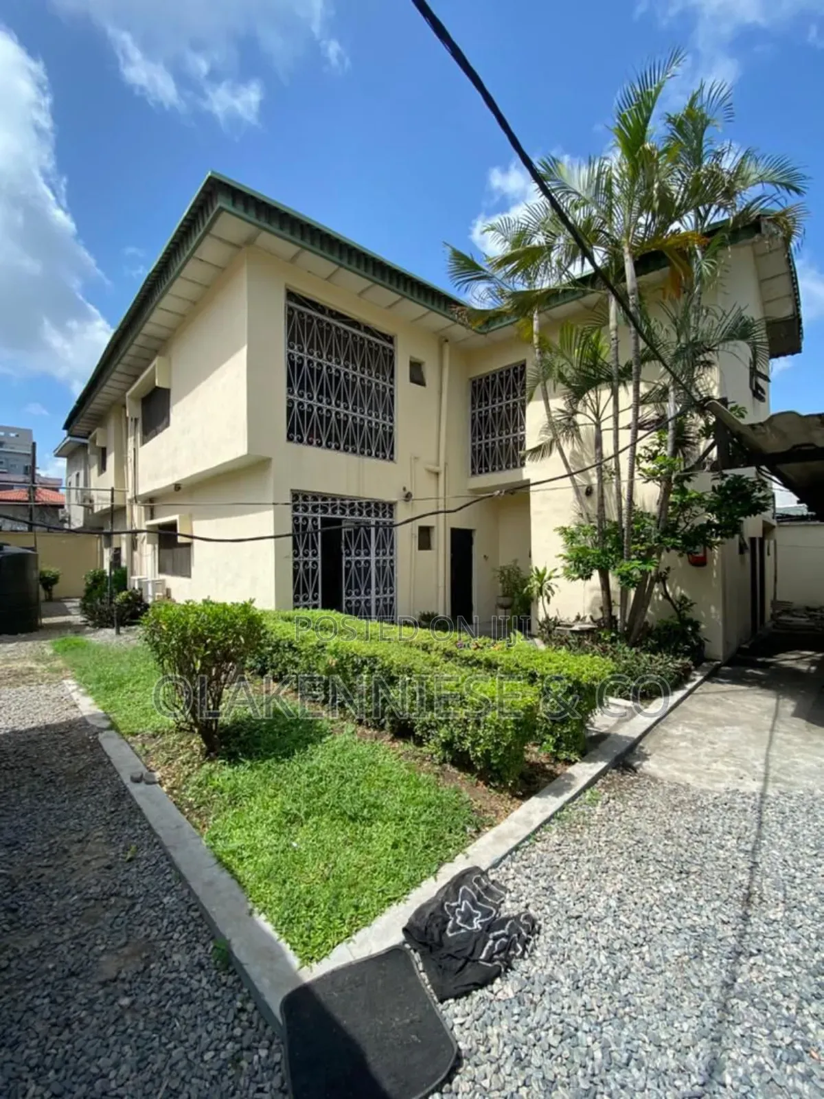 Furnished 3bdrm Block of Flats in Idowu Martins, Akin Adesola for rent in Akin Adesola