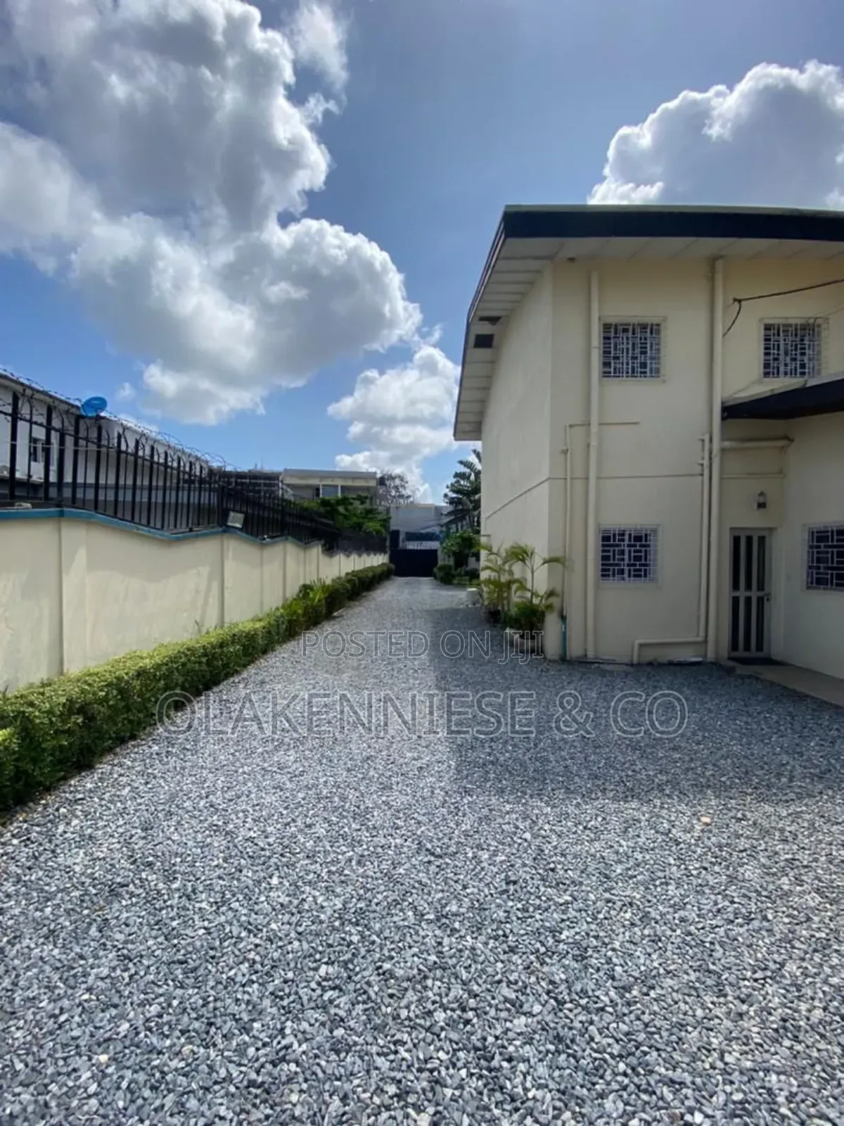 Furnished 3bdrm Block of Flats in Idowu Martins, Akin Adesola for rent in Akin Adesola