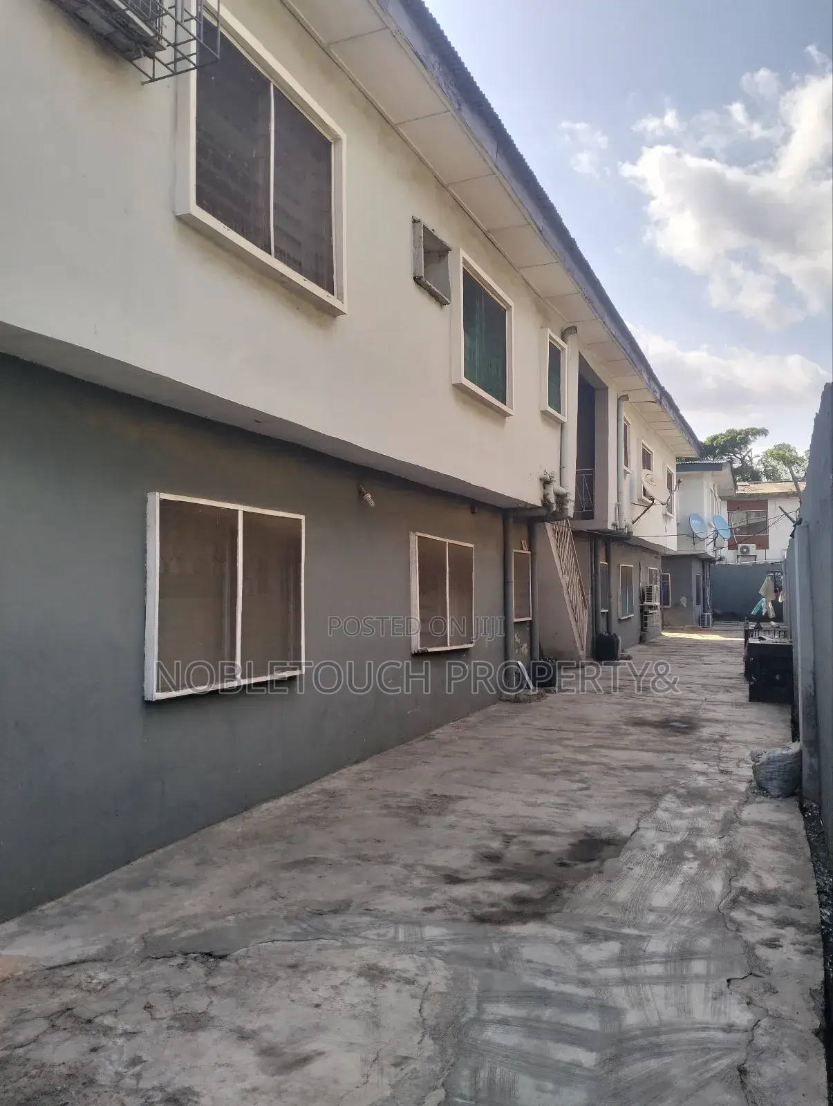 3bdrm Block of Flats in Ikeja Lagos, Allen Avenue for sale in Allen Avenue