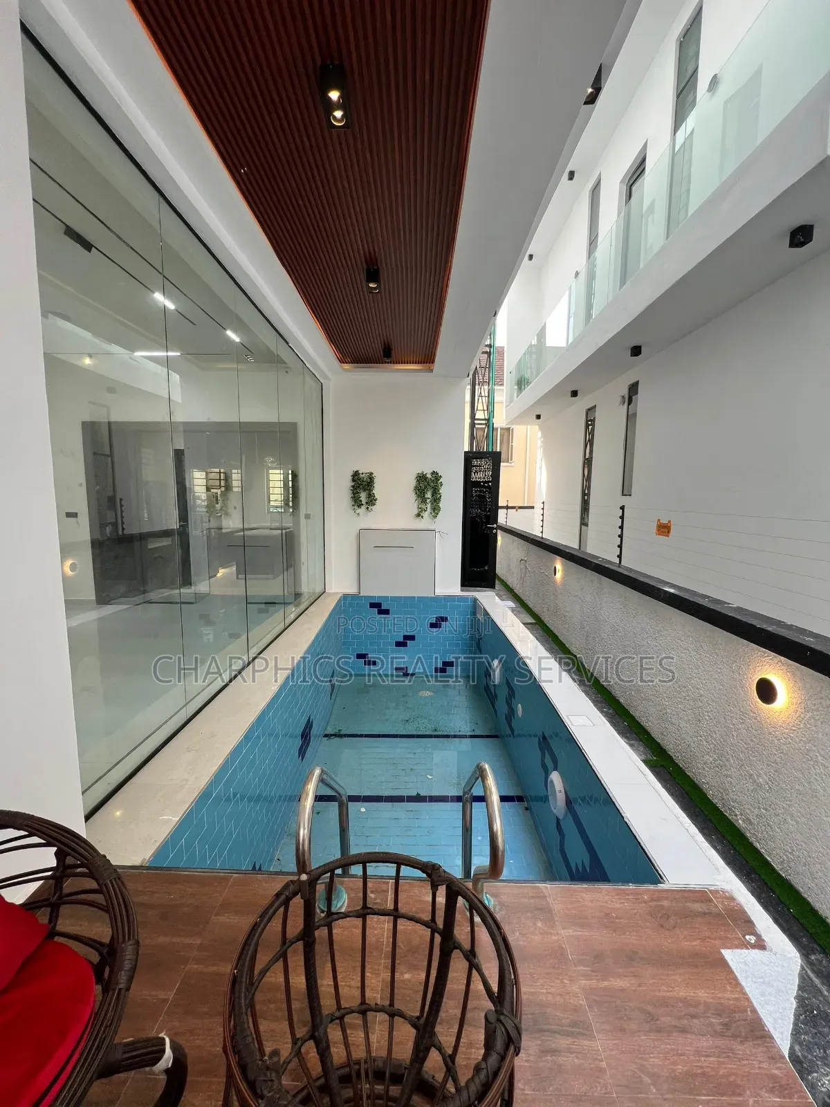 5bdrm Duplex in Agungi for sale in Agungi