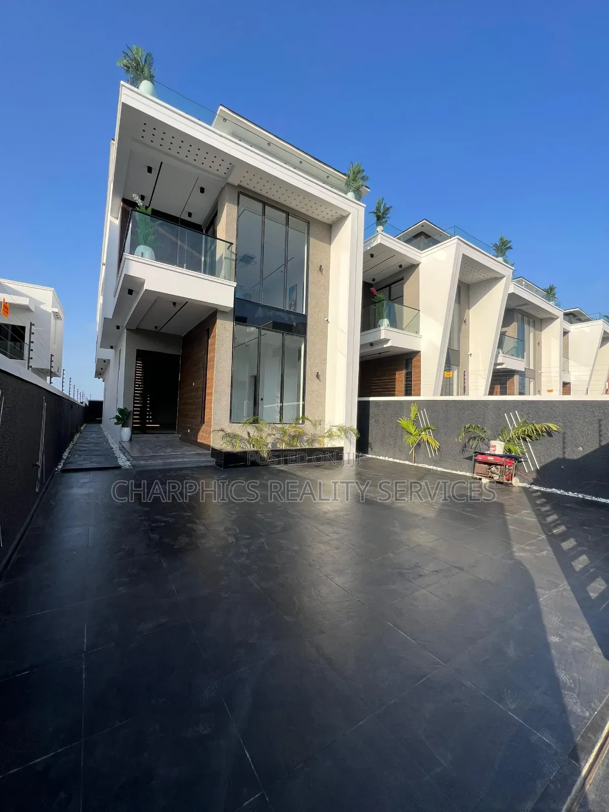 5bdrm Duplex in Ajah for sale in Ajah