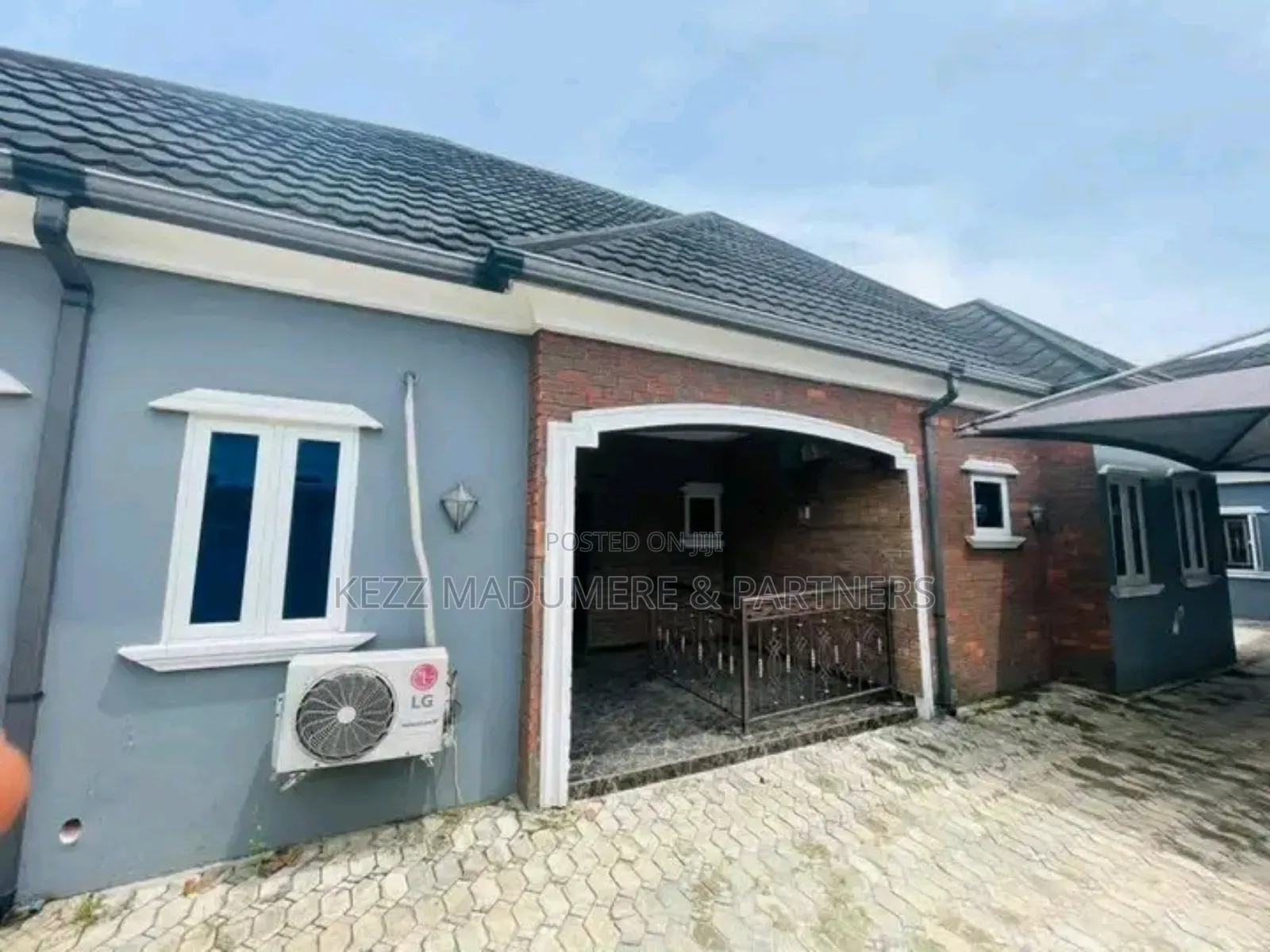 6bdrm Block of Flats in Rumunduru , Port for sale in Port-Harcourt