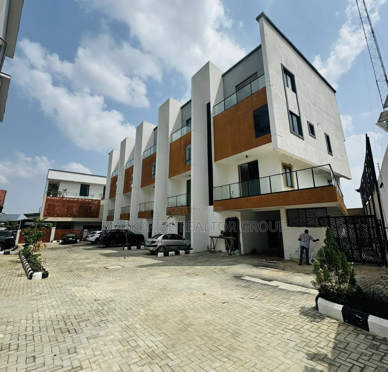 4bdrm Duplex in Maryland Ikeja Lagos for sale in Maryland