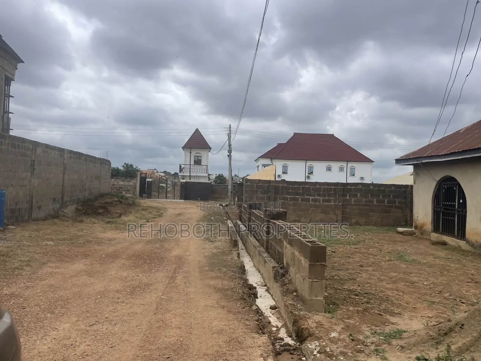 6bdrm Bungalow in Abeese Estate Elebu, Ibadan for sale in Ibadan