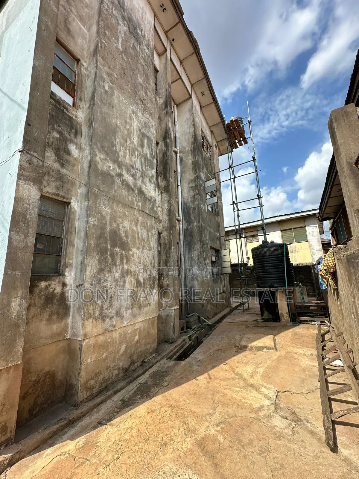 18bdrm Block of Flats in Iwo Road Estate for sale in Iwo Road