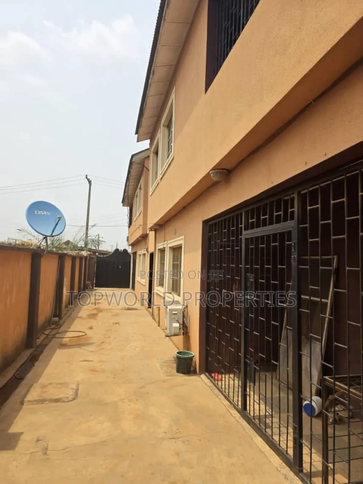 3bdrm Block of Flats in College Road Ogba for sale in Ogba