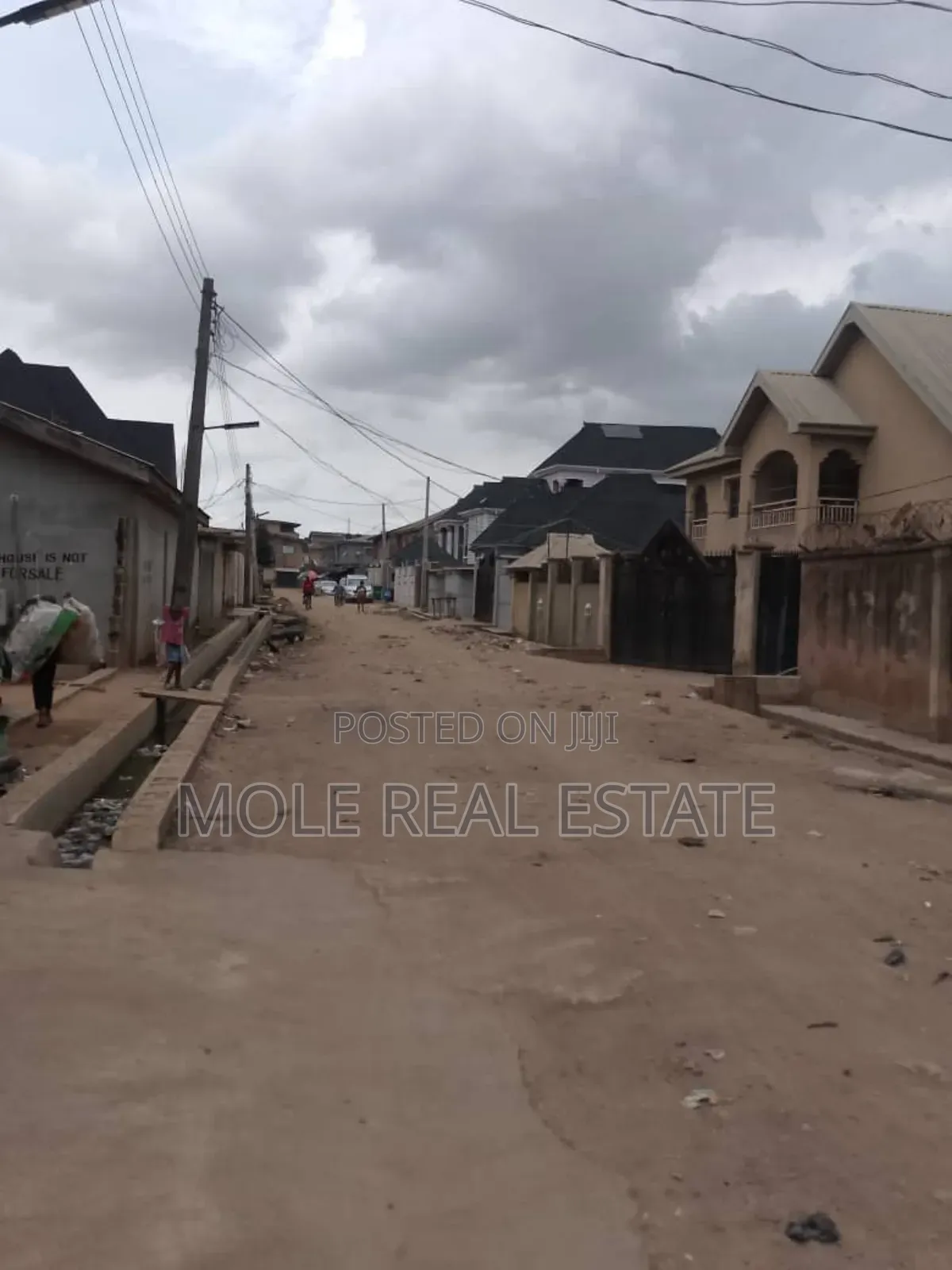 3bdrm Block of Flats in Ikotun, Governors Road for sale in Governors Road